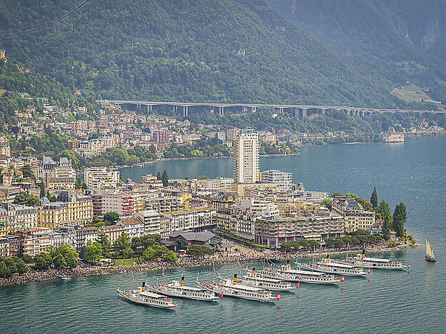 Sieben der acht Belle-Epoque-Schiffe der Genfersee-Schifffahrtsgesellschaft nahmen an der Parade vor Montreux teil.