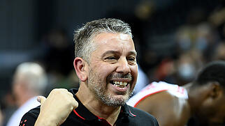 Trainer Ilias Papatheodorou hat nach dem Sieg zum Auftakt gegen Österreich gut lachen