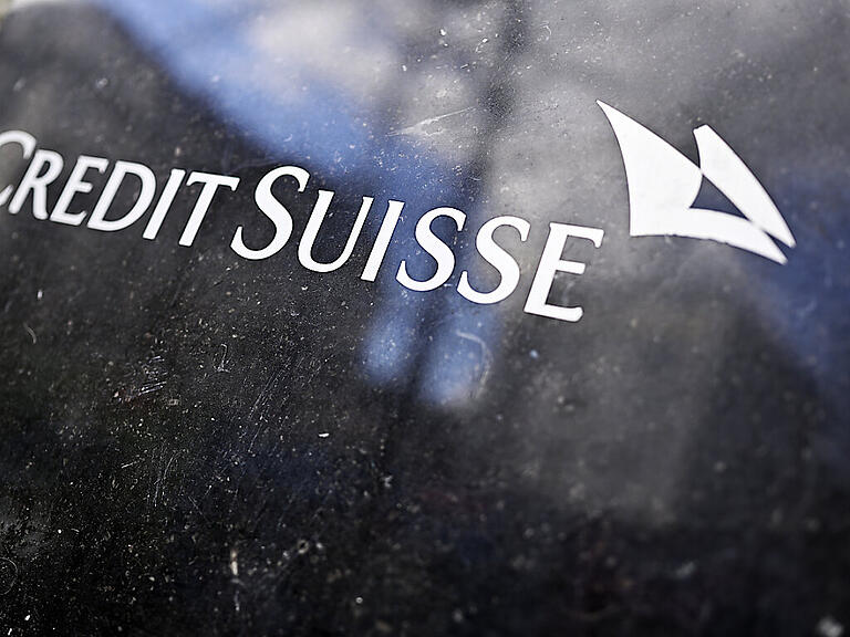 Das Logo der Credit Suisse am Zürcher Paradeplatz. (Archivbild)